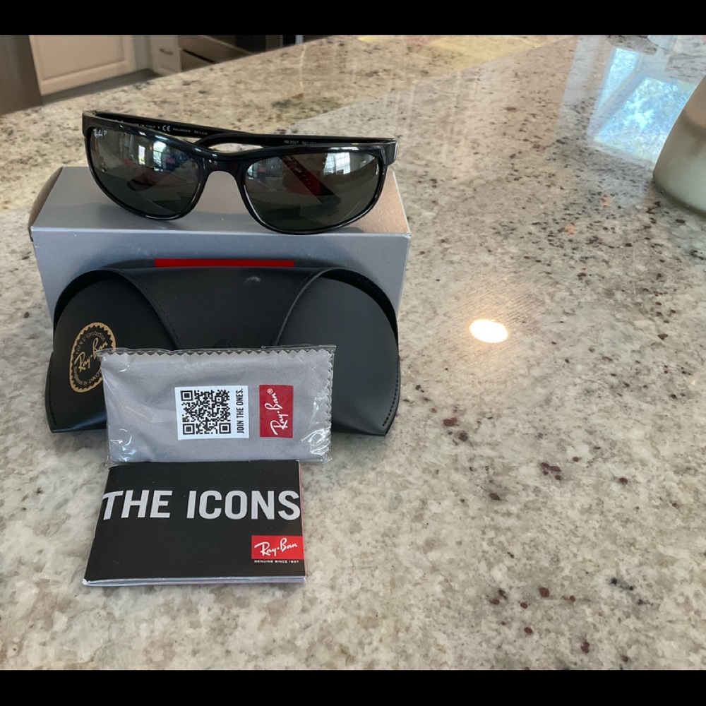 Ray-Ban Predator 2 Polarized #ORB2027 brand new Unisex black with Grey lens